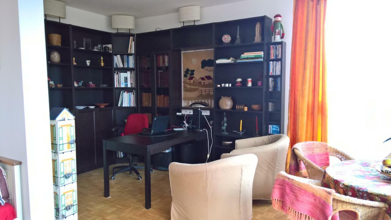Appartement Meuble Garches Buitenkant foto